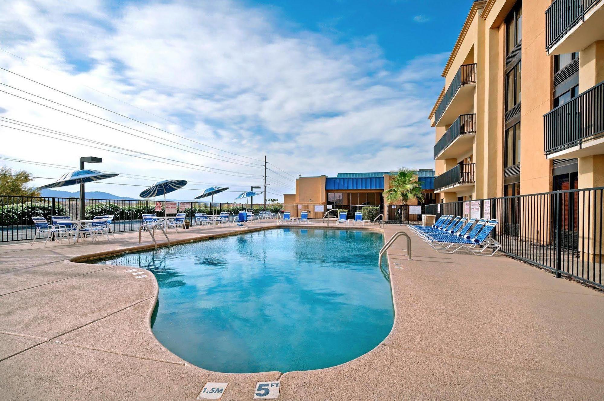 Hampton Inn Lake Havasu City Exterior foto